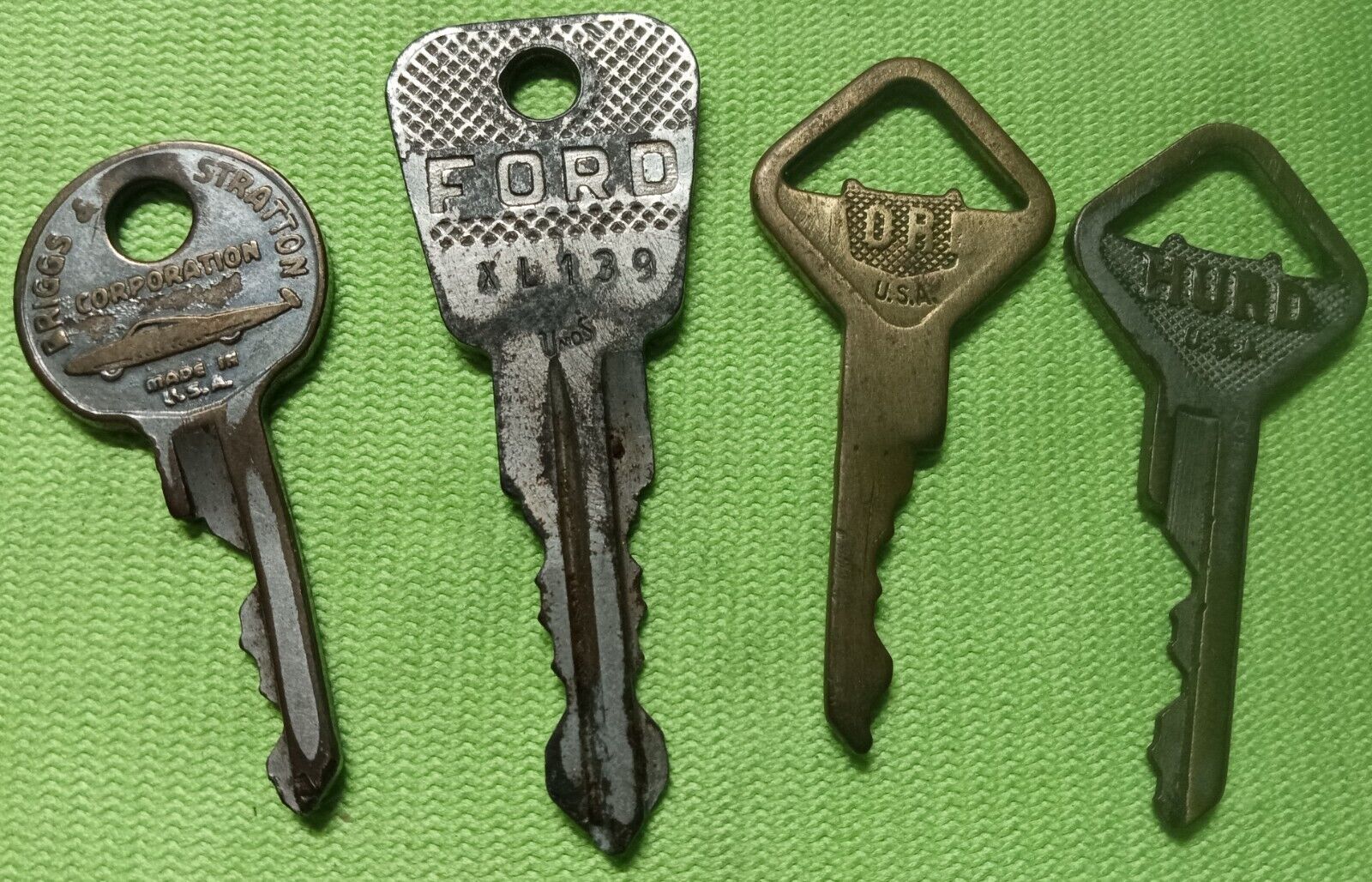 Lot of Vintage Automobile Keys - FORD