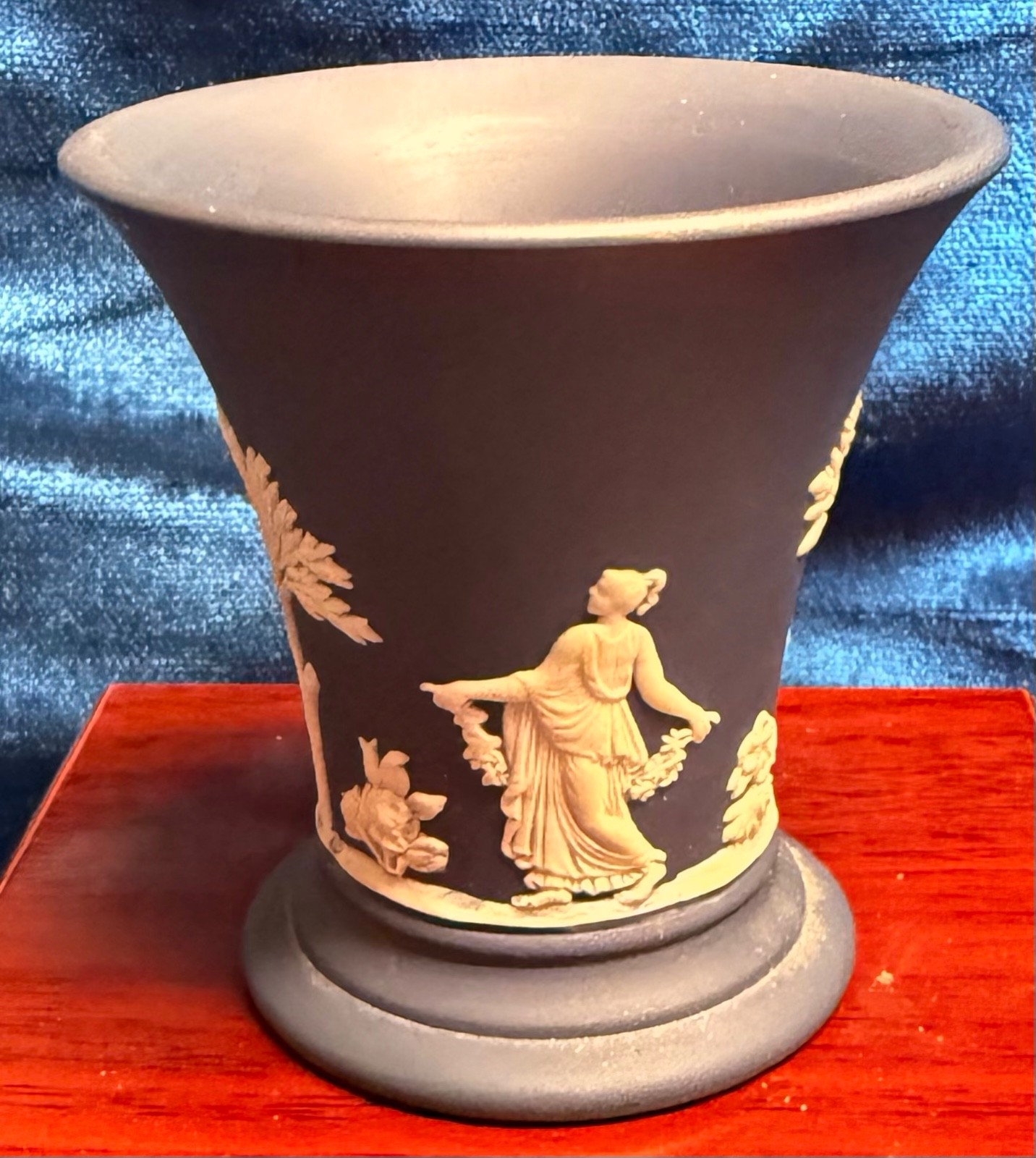 👀 Wedgwood Portland Blue Jasperware Dancing Hours Floral Girls Miniature Vase👀