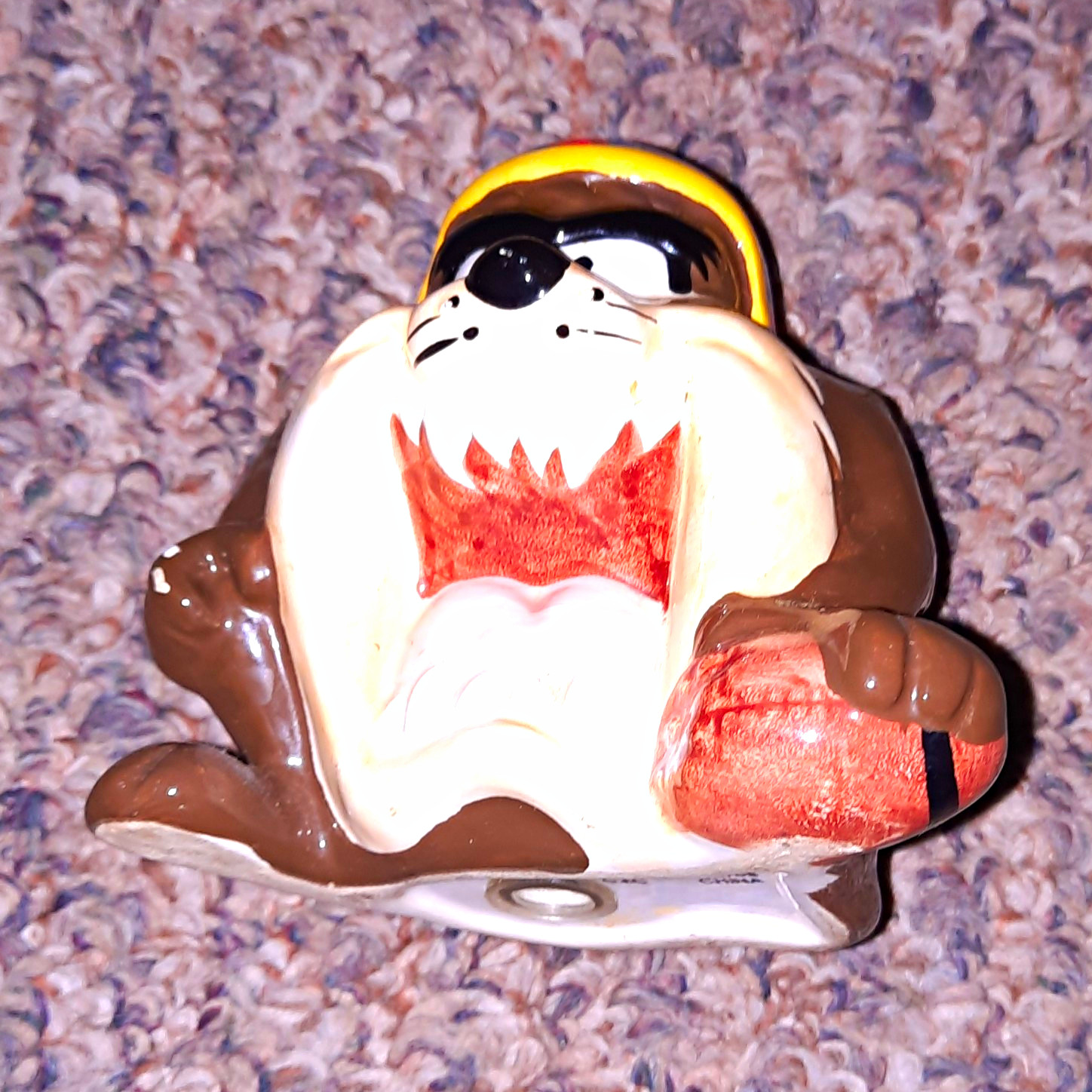 Warner Bros Looney Tunes Taz Tasmanian Devil Helmet Salt Pepper Shaker 1993
