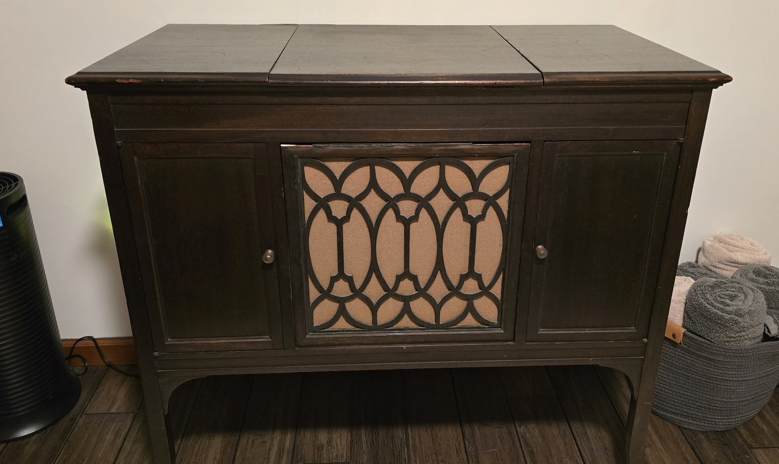 Edison Diamond Disc Phonograph BC-34 Baby Console – Rare Slice of Audio History