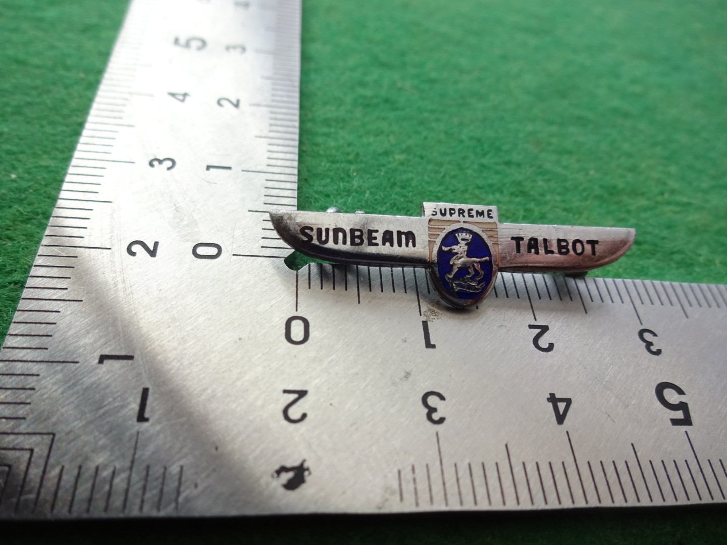 V Rare Vintage Sunbeam Talbot Supreme Chrome Enamel Badge (A30)