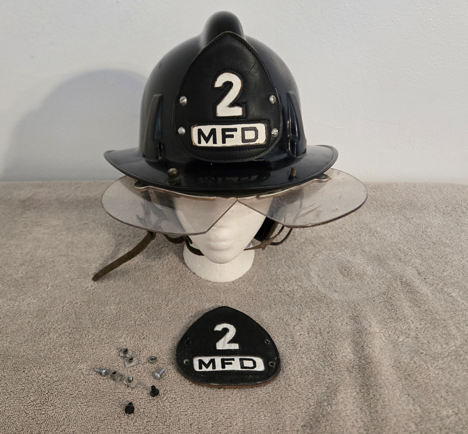 Vintage 1977 MSA Topgard Fire Helmut Milwaukee Fire Dept MFD 2 Lot and Shield