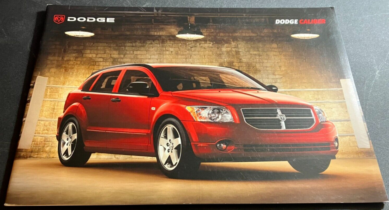 2007 Dodge Caliber - 26-Page Dealer Sales Brochure with Color Chart - JAPANESE