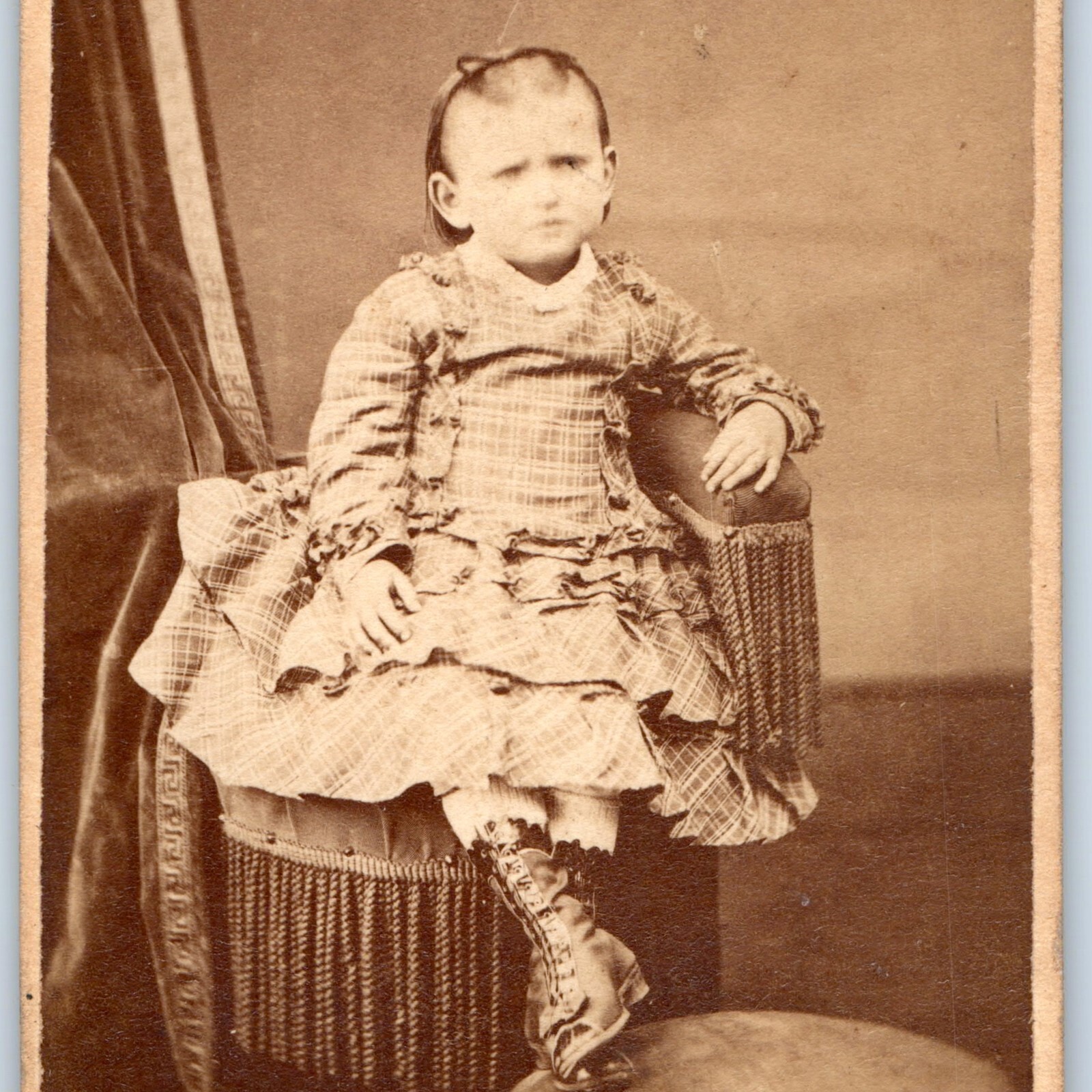 c1870s Reading PA Cute Little Girl CDV Photo Card Leaman & Lee Photographer PA