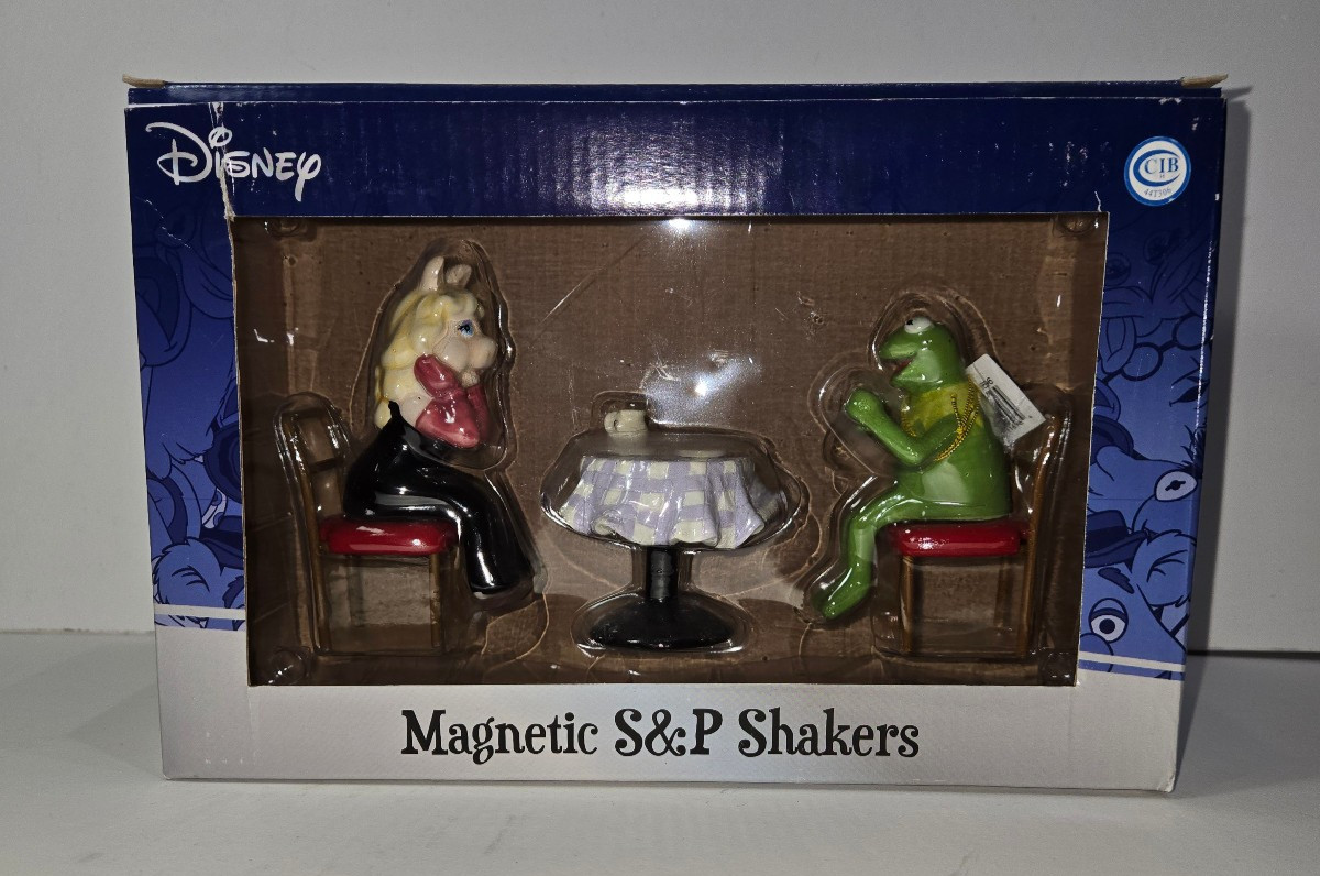 Westland Gifts Muppet Salt & Pepper Shakers Miss Piggy & Kermit--in box--2012