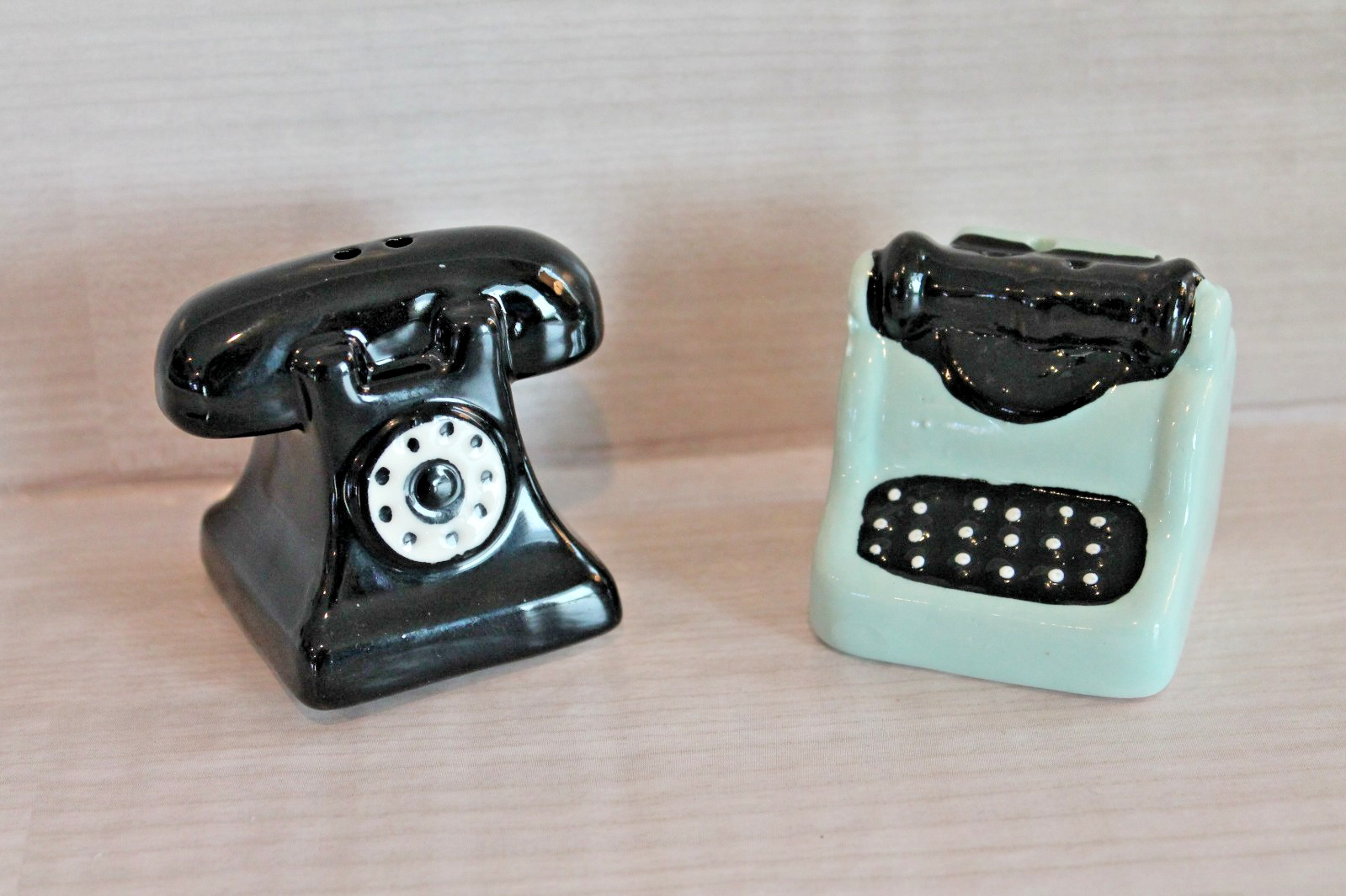 Black Telephone & Blue Retro Typewriter Salt & Pepper Shakers Set Ceramic NEW