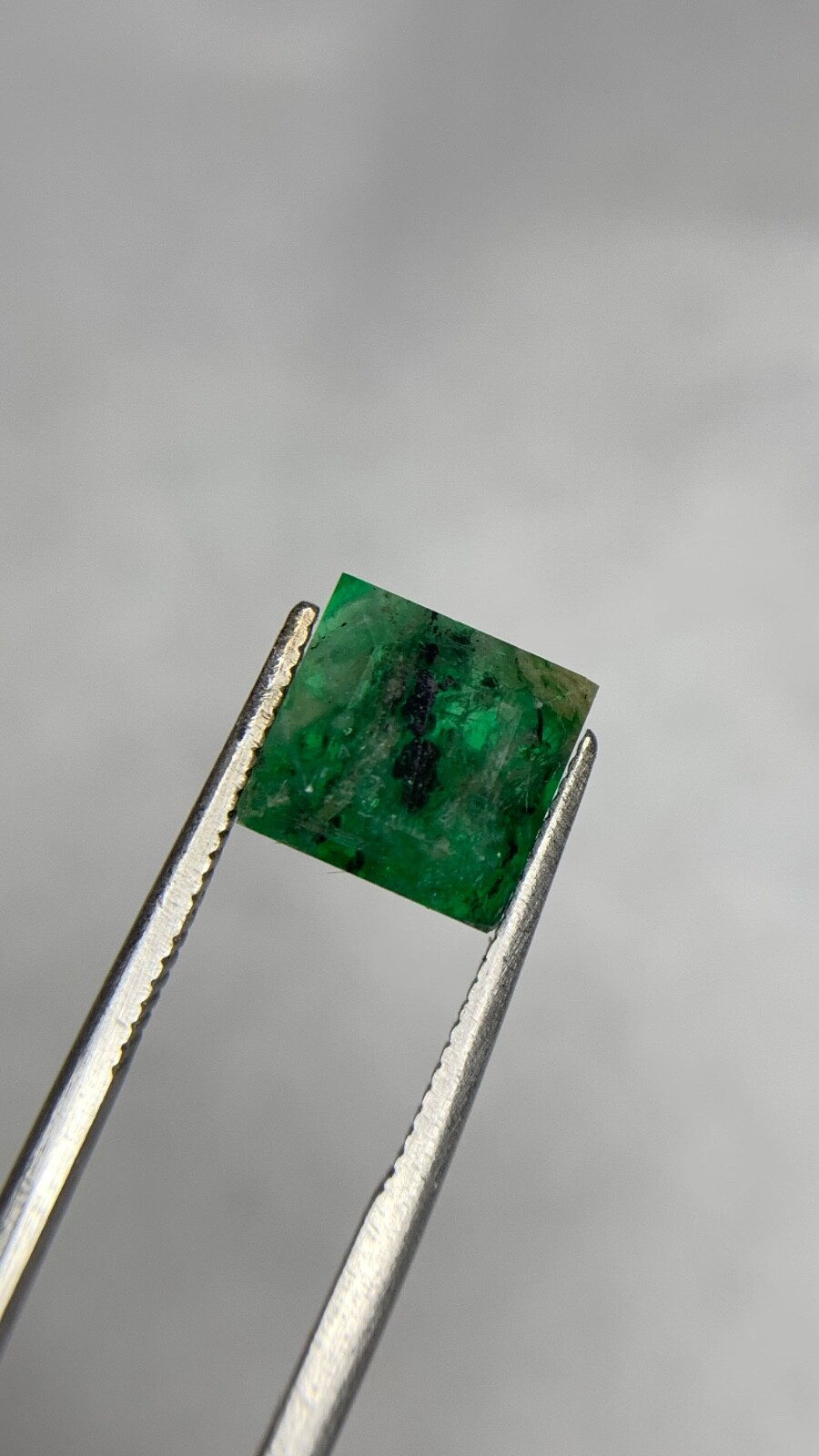 2.55 Carat Green Emerald Swat Pakistan Natural Green Emerald Rings Gemstone