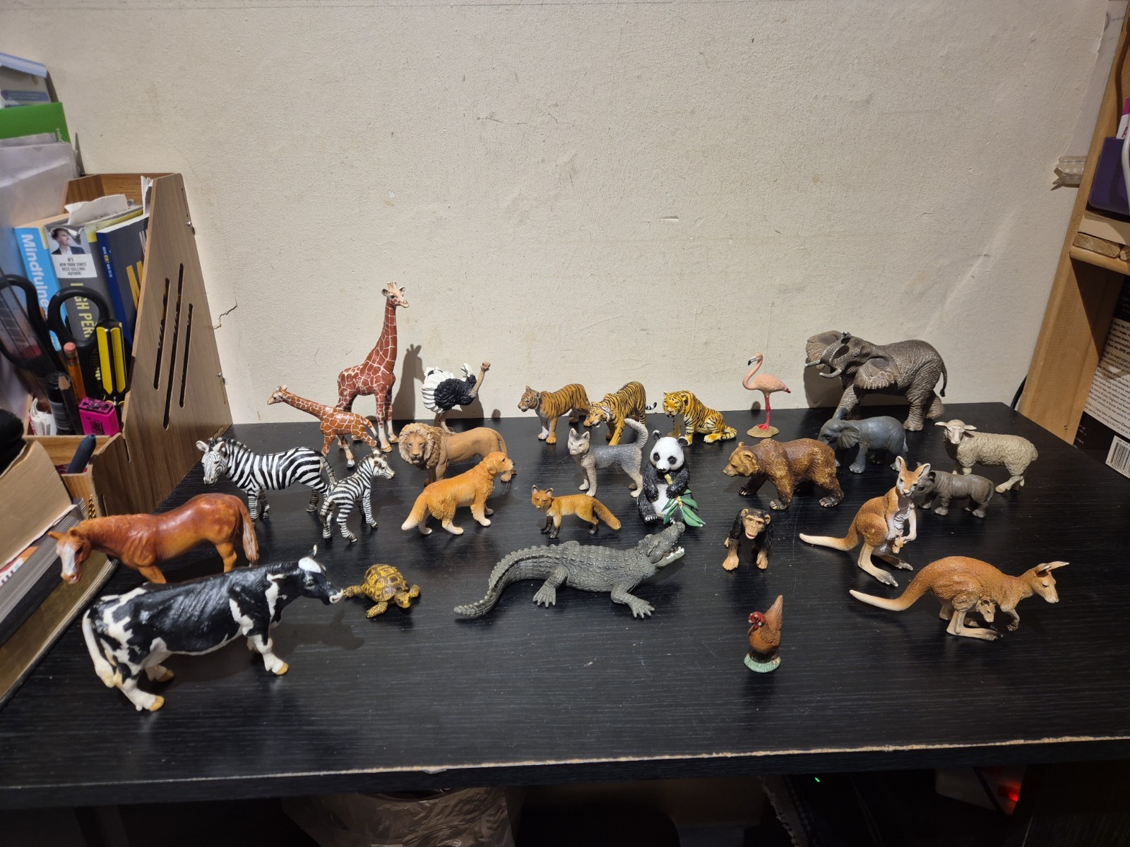 Schleich Animals Massive Joblot of mixed X 27 As Pictured (D7)