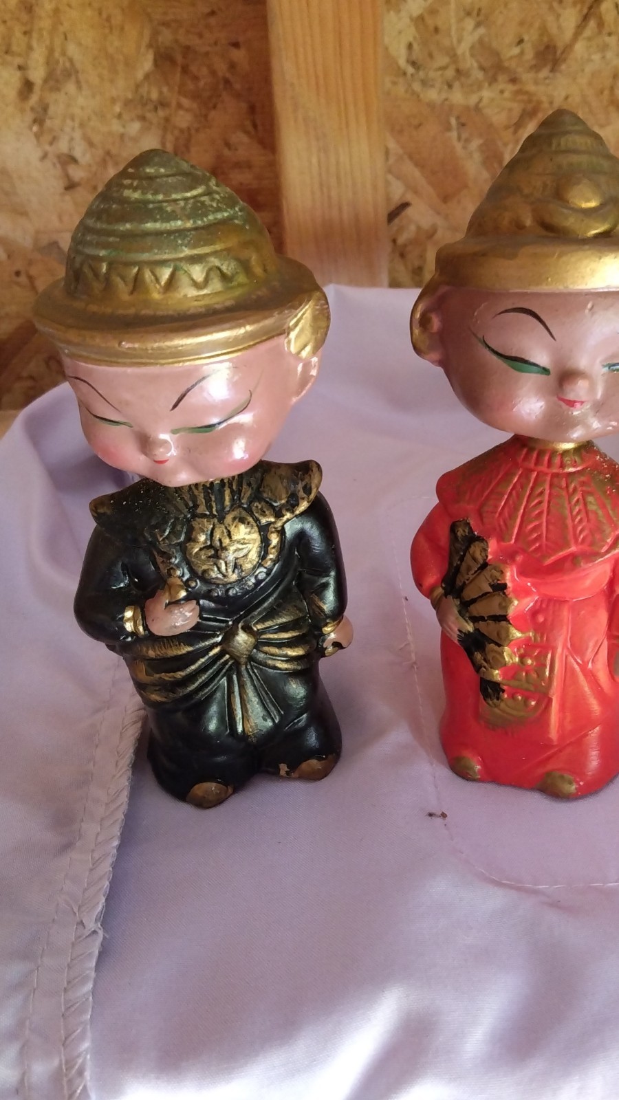 Vintage Pair of Ceramic Oriental Bobblehead Salt & Pepper Shakers 