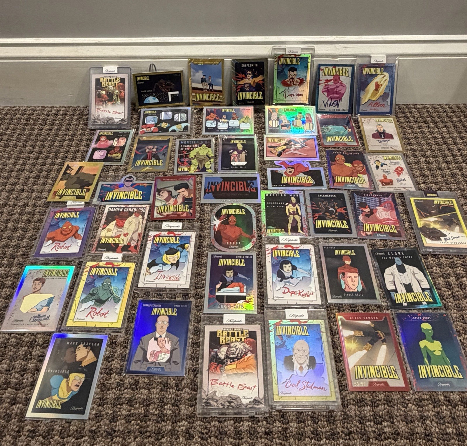 INSANE LOT OF 44 Invincible Keepsake Season 1 and 2 Numbered Relics Omni-Man SSP