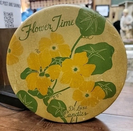 Flower Time Candies Large Vintag Tin Nutrine CANDY Co. Chicago Art Deco Charming