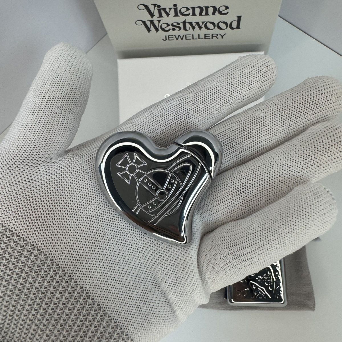 *US Seller* Vivienne Westwood Lighter Heart Shape Electronic Gas Logo Boxed Orb