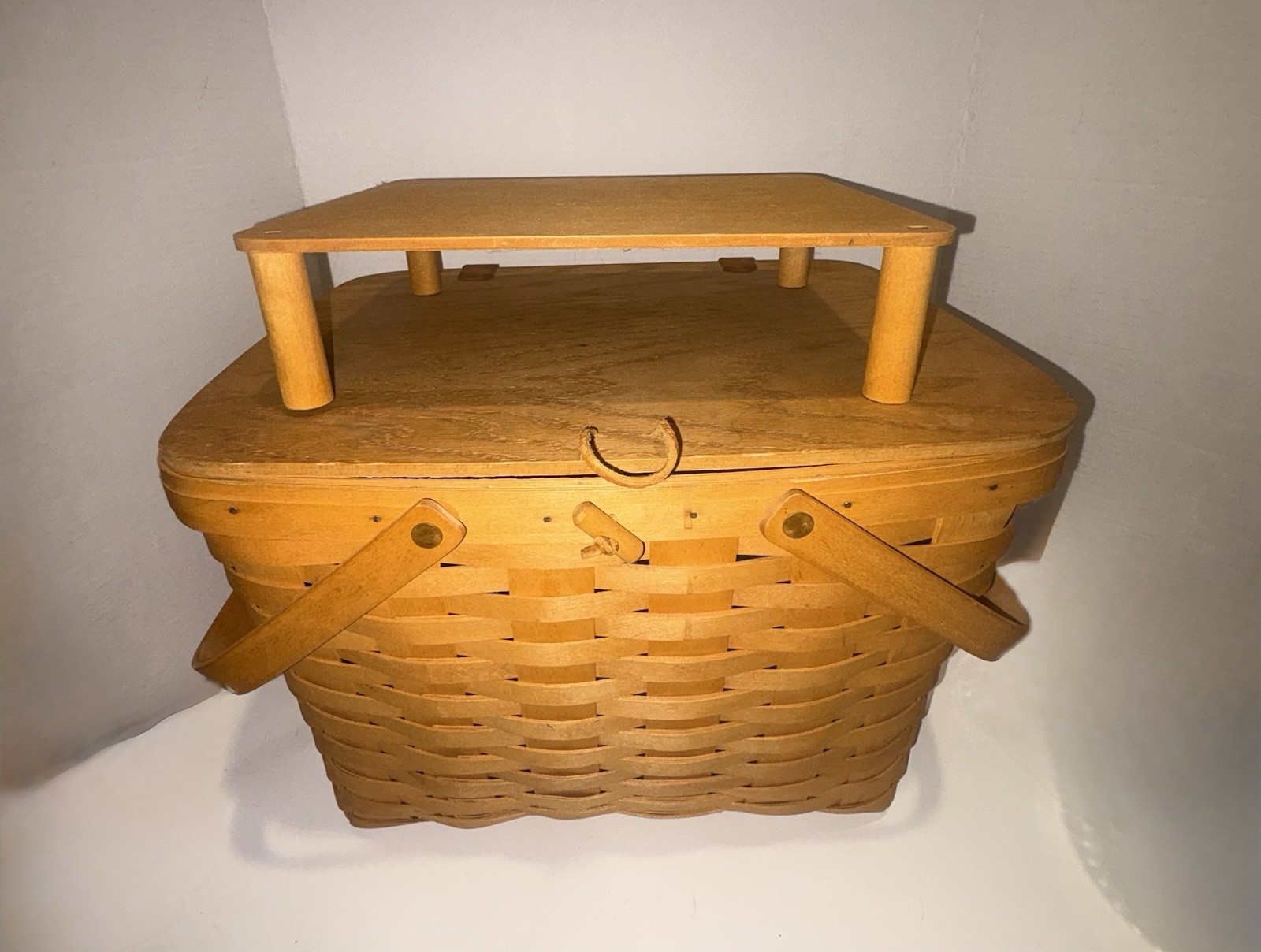 Longaberger 1999 Large Picnic Basket w/Liner +Riser Attached Lid RETIRED 16.5x13