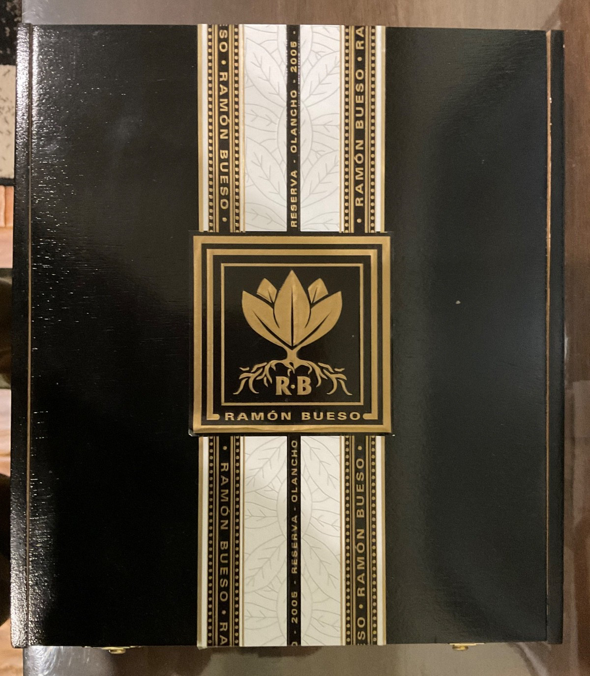 Cigar Box Ramon Bueso - hand made  - Solid Wood - EMPTY