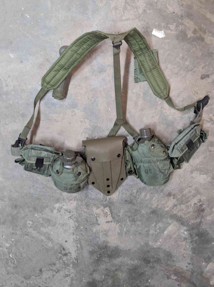 USGI Alice Webbing LC-2 (E-Tool/Flashlight/Canteens included)