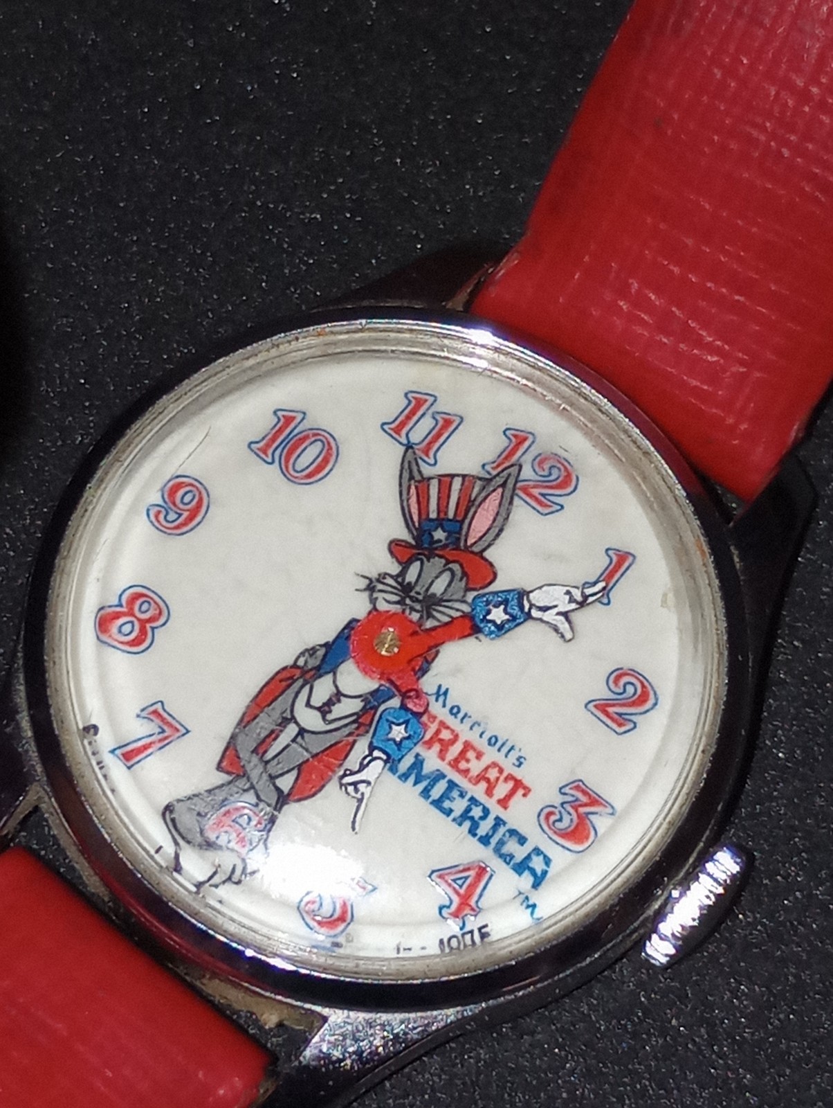 Bugs Bunny  watch Marriott’s Great America Character Watch  SWISS Rare 1975