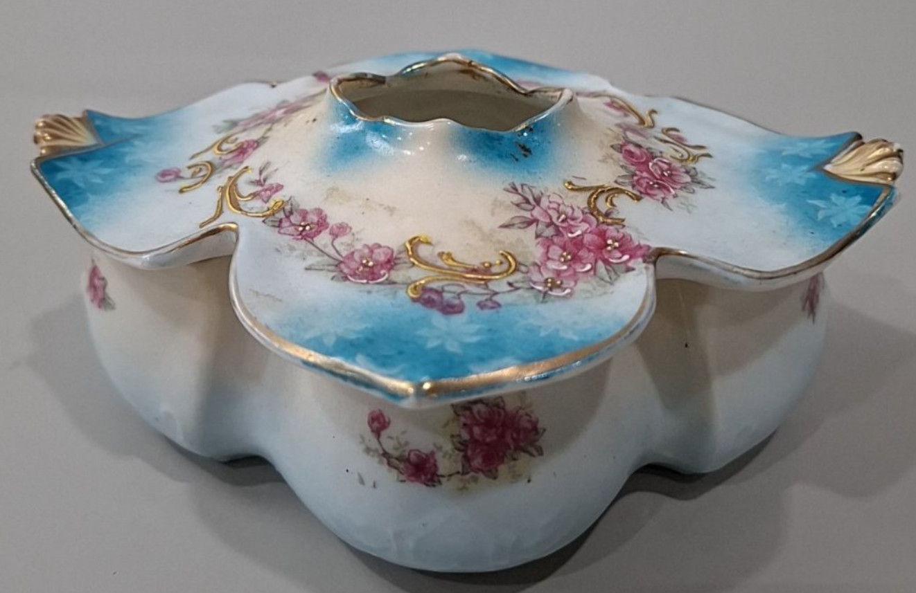 Antique Royal Vienna Porcelain Hair Receiver Scalloped Pink Roses Gold Trim