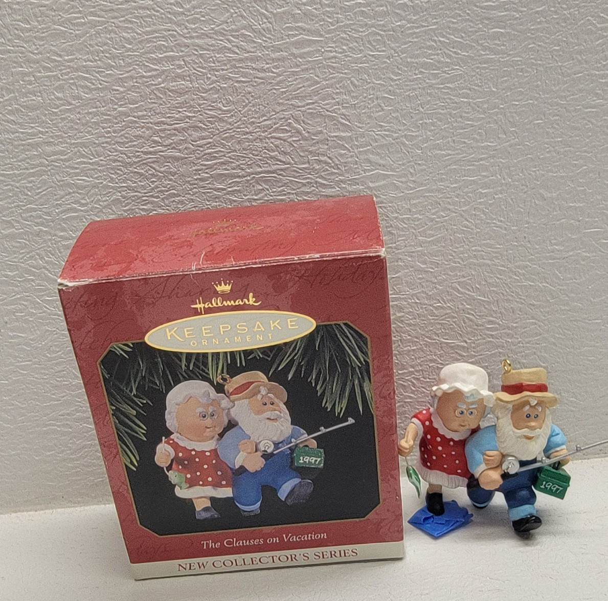 1997 Hallmark The Clauses on Vacation #1 Fishing Ornament QX6112