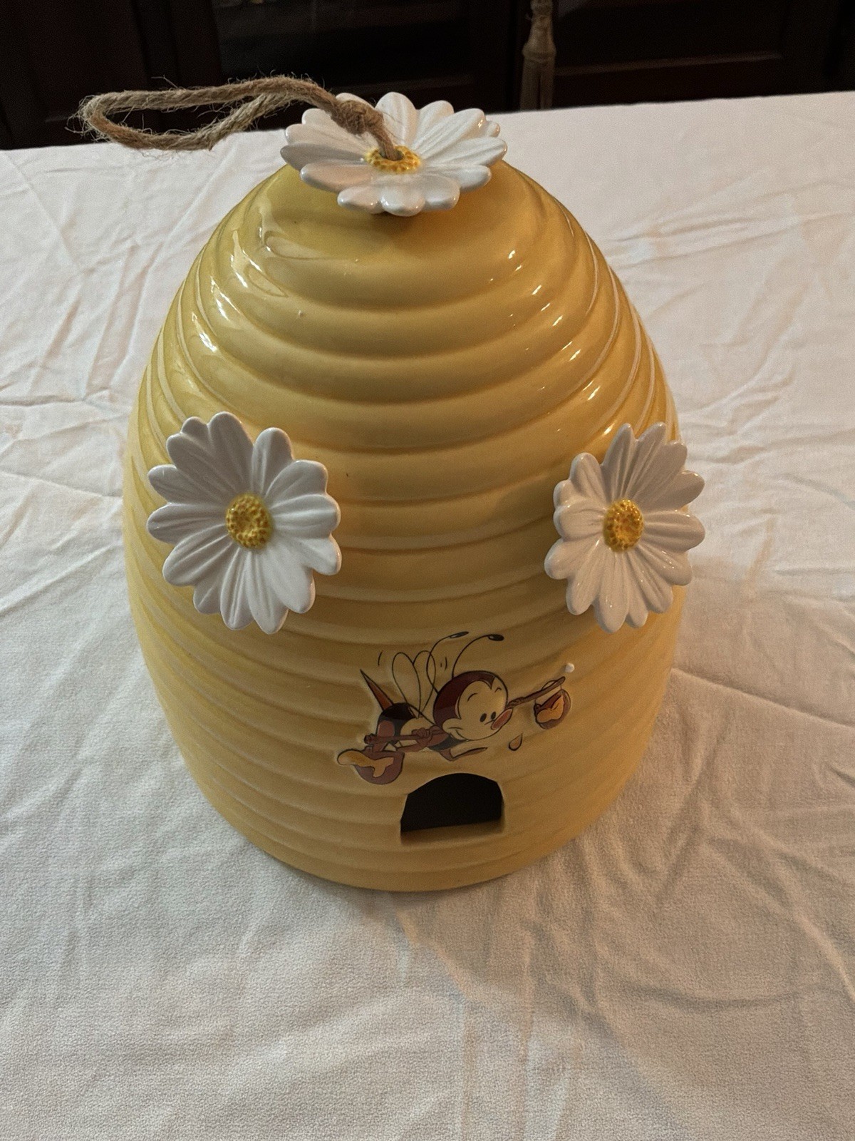 Disney Rare Epcot Flower  & Garden Festival Spike the Bee Birdhouse 2022 Ceramic