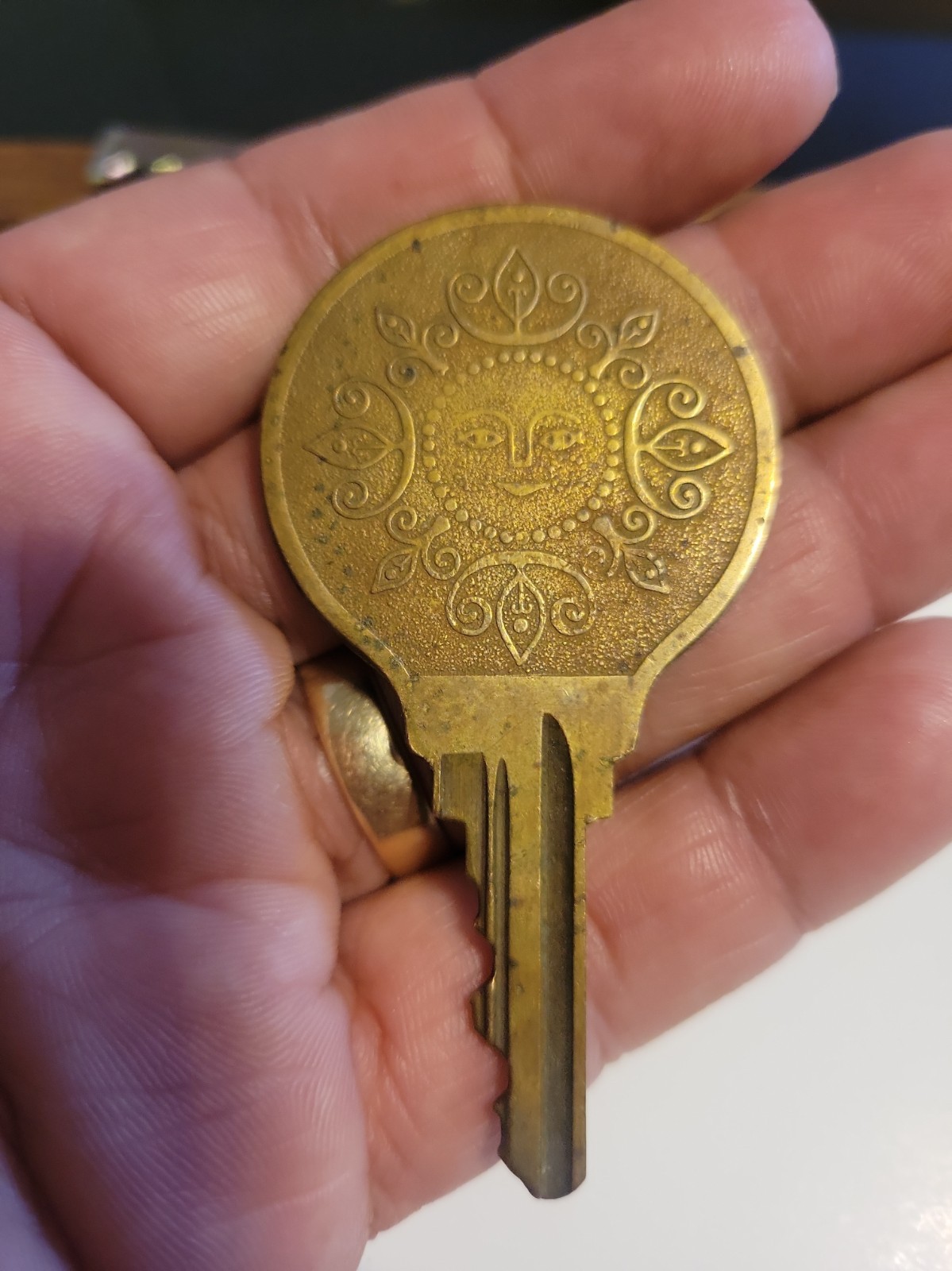 Vintage Lodge Of The Lake Ozark,Mo. Key 6412