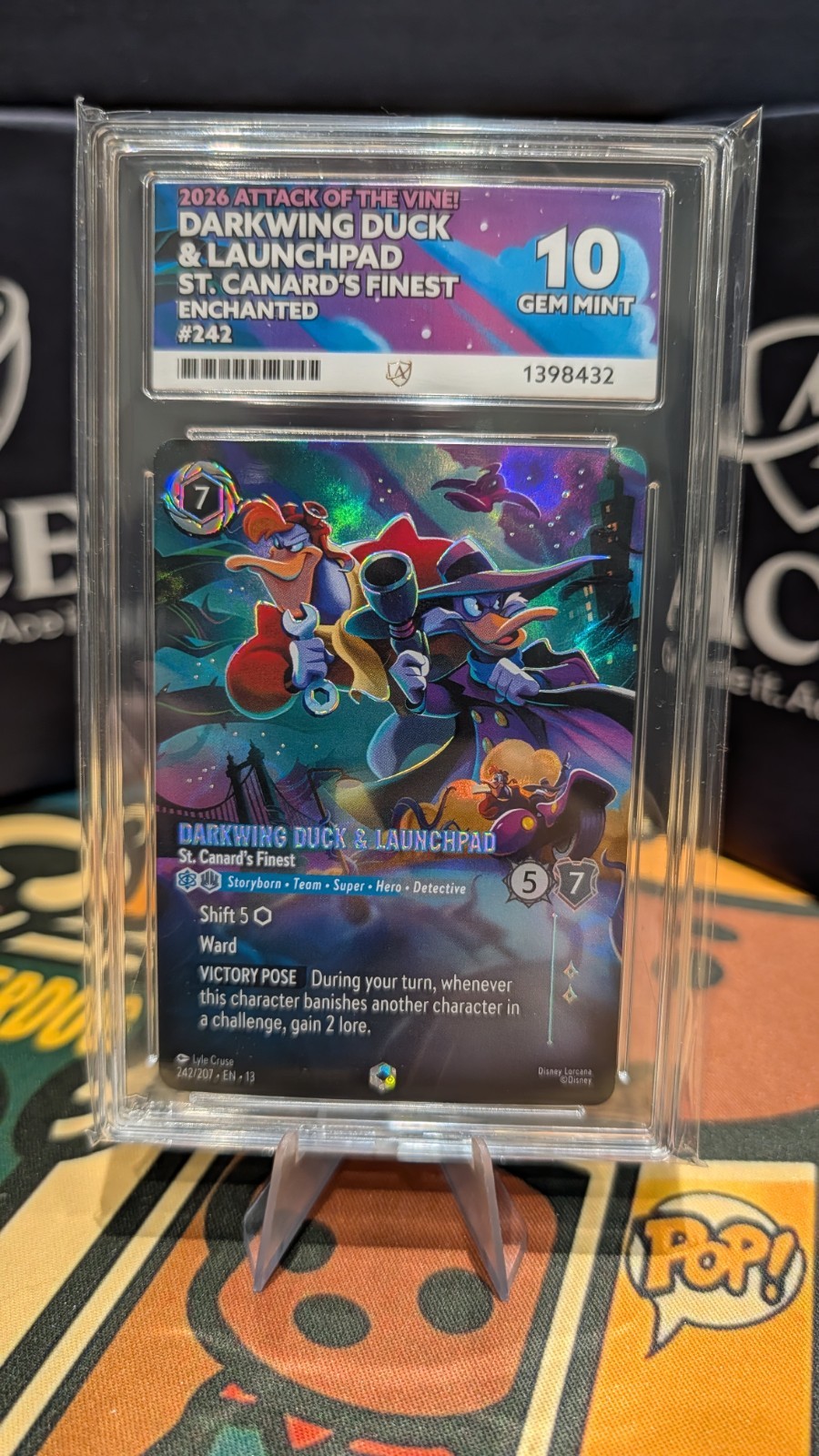 Ace 10 Disney Lorcana - Darkwing Duck and Launchpad - Enchanted - NM - 242/207