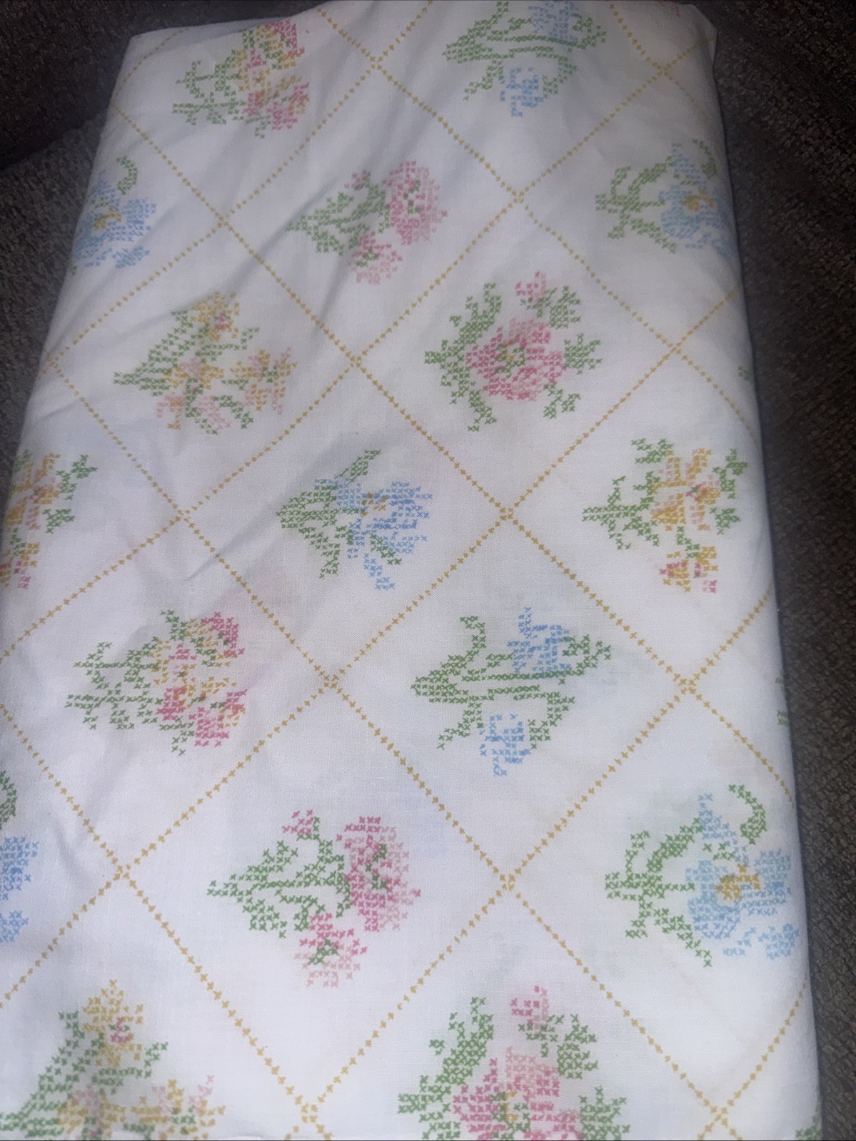 VTG JC PENNEY TWIN FLAT SHEET FLORALS Diamond pattern PASTELS CROSS STITCH LOOK