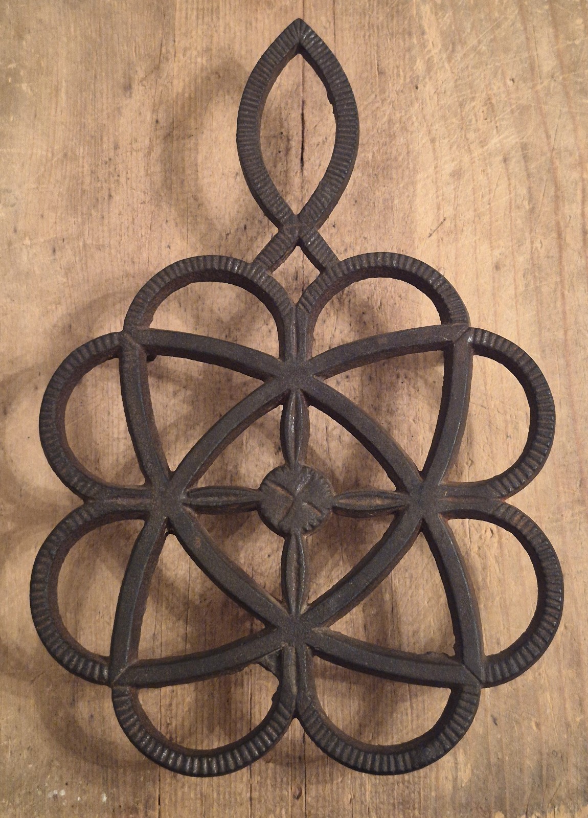 RARE Antique 19th C Cast Iron ENTWINED 4 HEARTS Trivet FOLK ART German PA #1