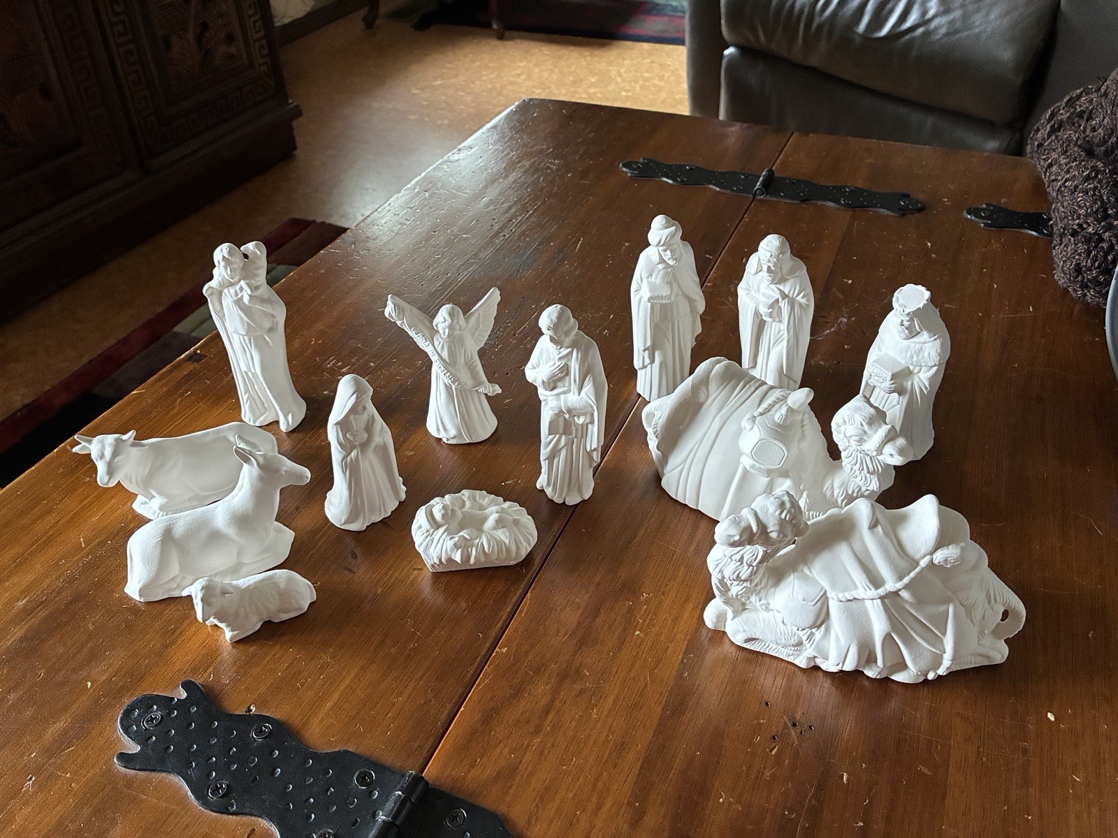Nativity 13 Pieces. White. Good Condition. No Chips/Cracks. See Photos