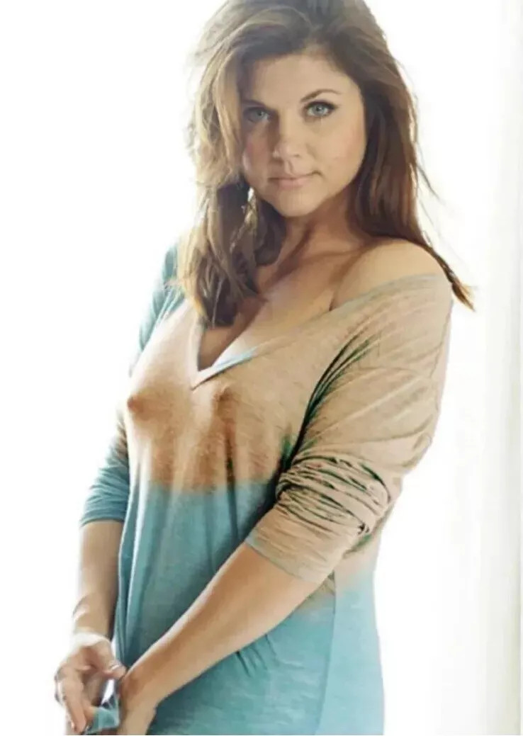 Tiffany Amber Thiessen Posing In Blue And Brown Shirt 4x6 Picture Celebrity Pri