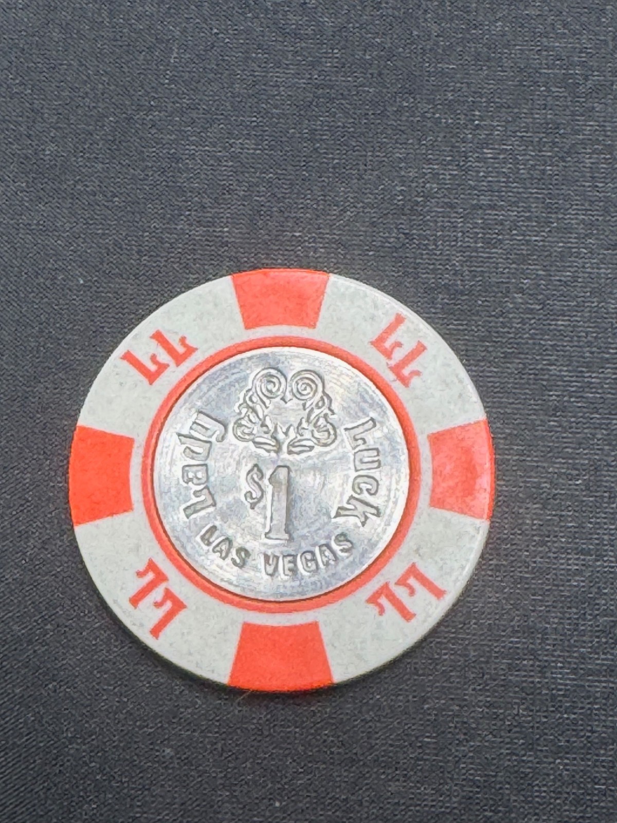E-030 LADY LUCK CASINO LAS VEGAS, NEVADA $1.00  CHIP