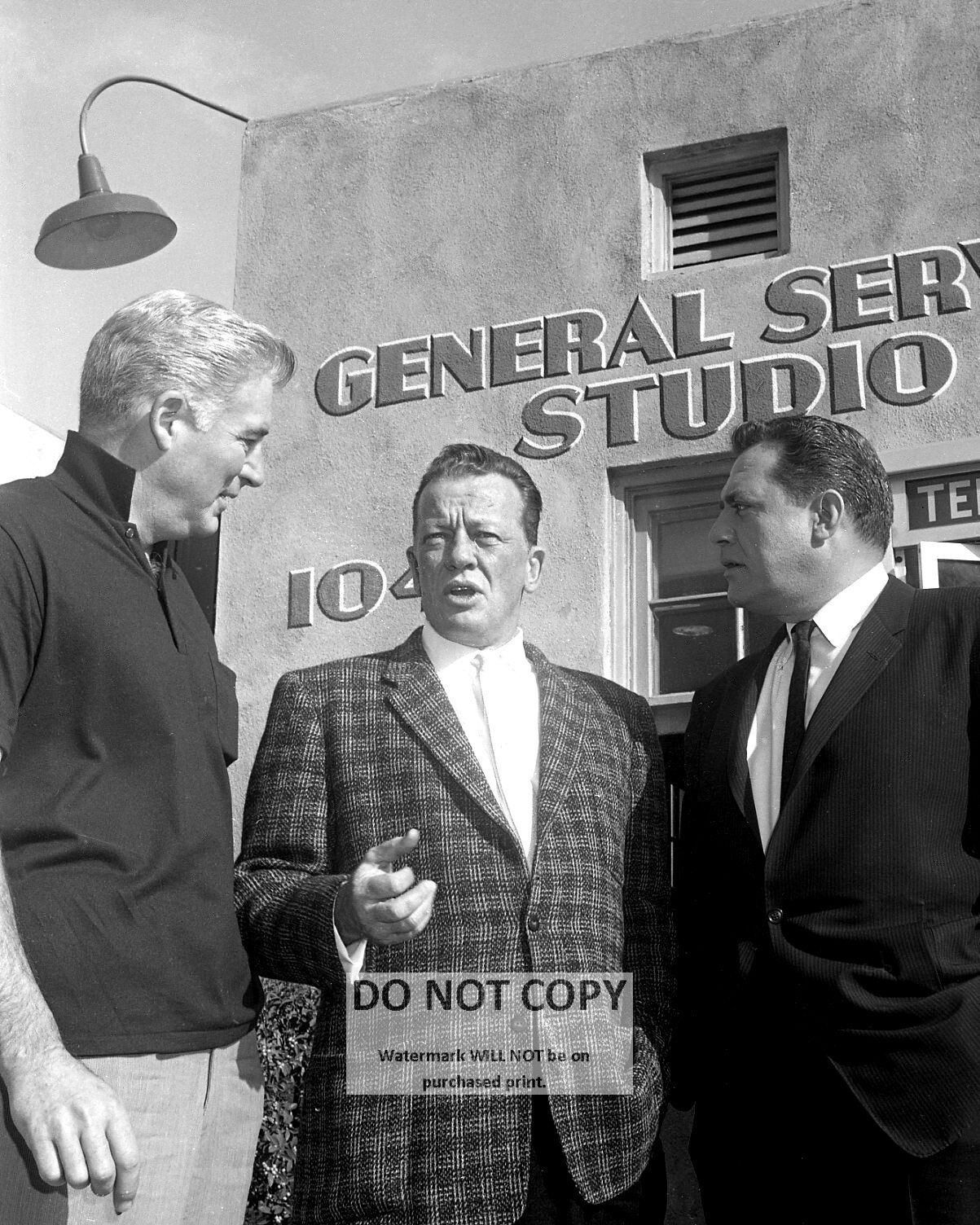 RAYMOND BURR, WILLIAM HOPPER & TALMAN ON SET 