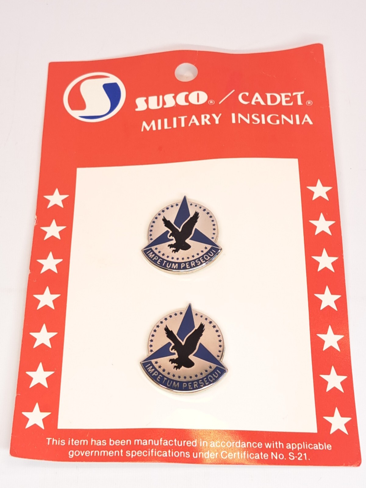 SET OF 2 SUSCO 21ST CAVALRY BRIGADE AIR COMBAT UNIT CREST PINS IMPETUM PERSEQUI