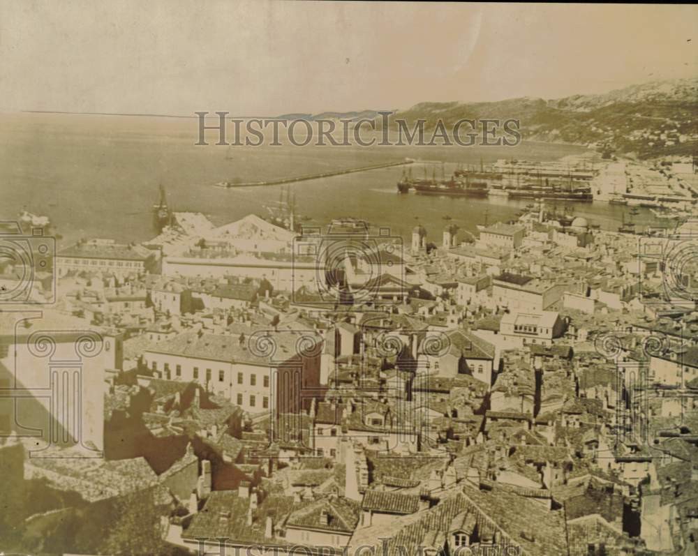 1917 Press Photo Town and harbor of Trieste, Italy. - kfz11143