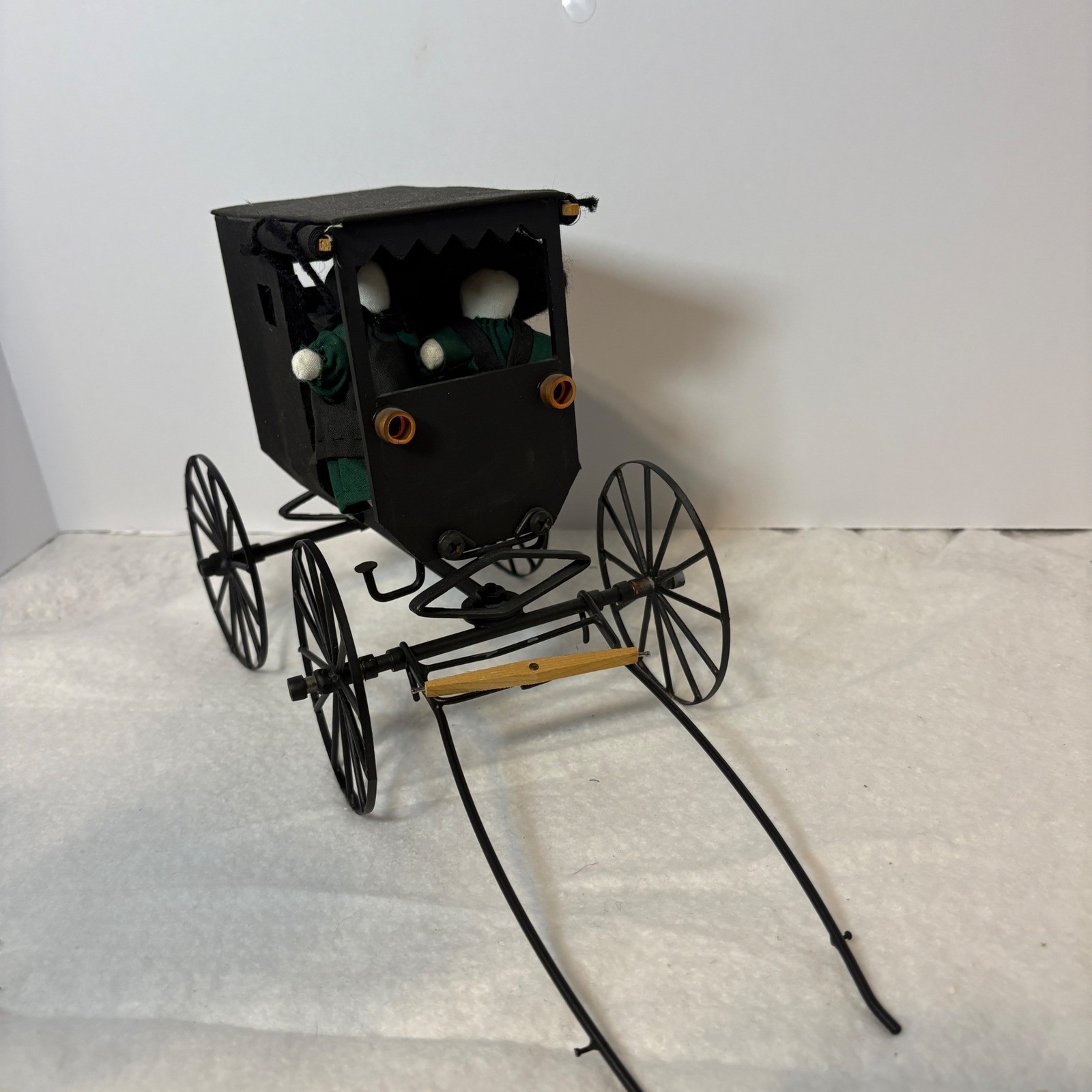 Vintage 1996 Handcrafted Amish Buggy Miniature with Faceless Dolls #773