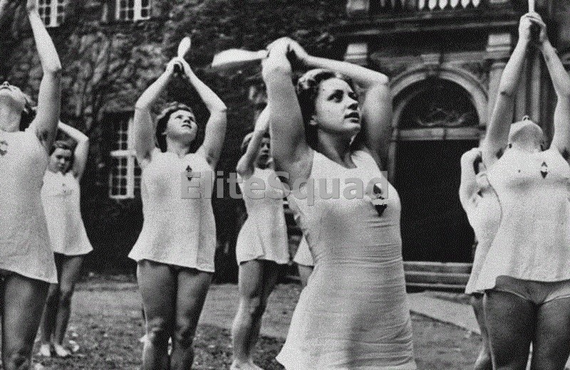 WW2 Photo BDM Picture German Young Women Female 1940 Archive Image Print 0631
