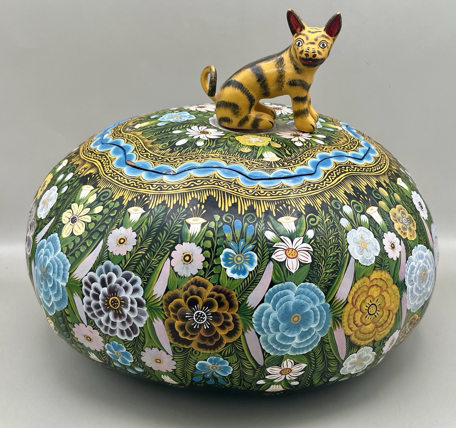 Vintage Olinala Mexican X-Large Lacquer Gourd Box Hand Painted Folk Art Pumpkin