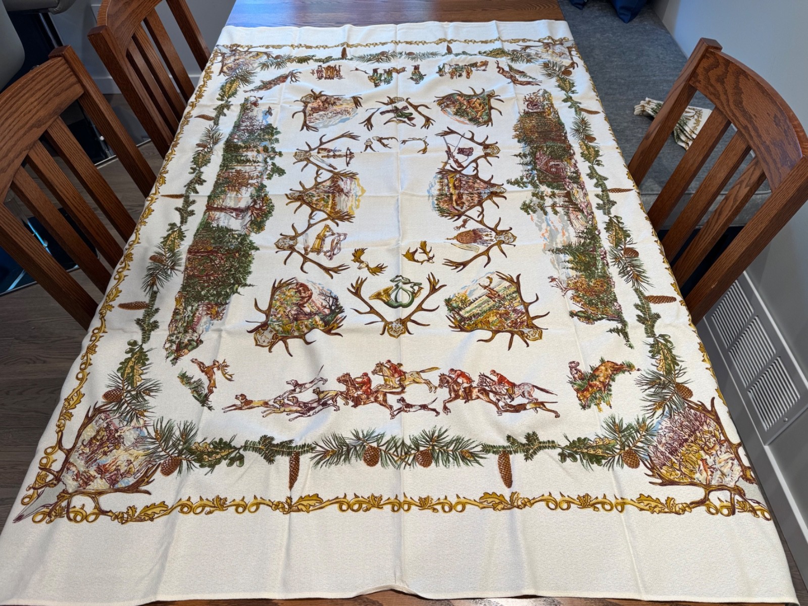 Rare/Unique Vintage Hunting Scene Tablecloth and Napkins 48\