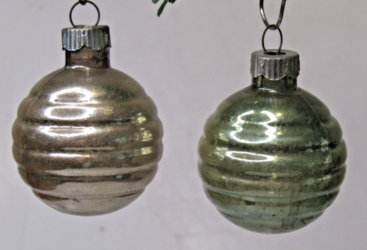 Lot VTG pre WWII Glass Ribbed Small BALL Christmas Ornaments Shiny Brite Corning