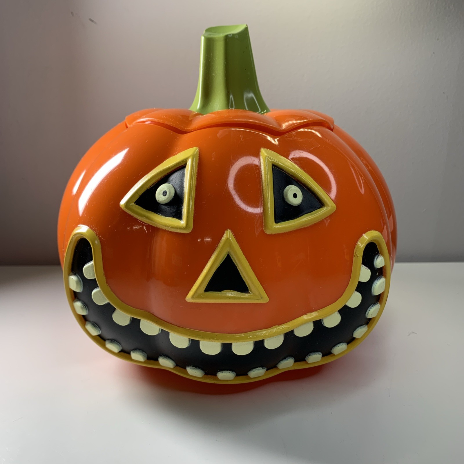 Y2K Rare Old Navy Hard Plastic Pumpkin Candy Bowl Decoration Halloween