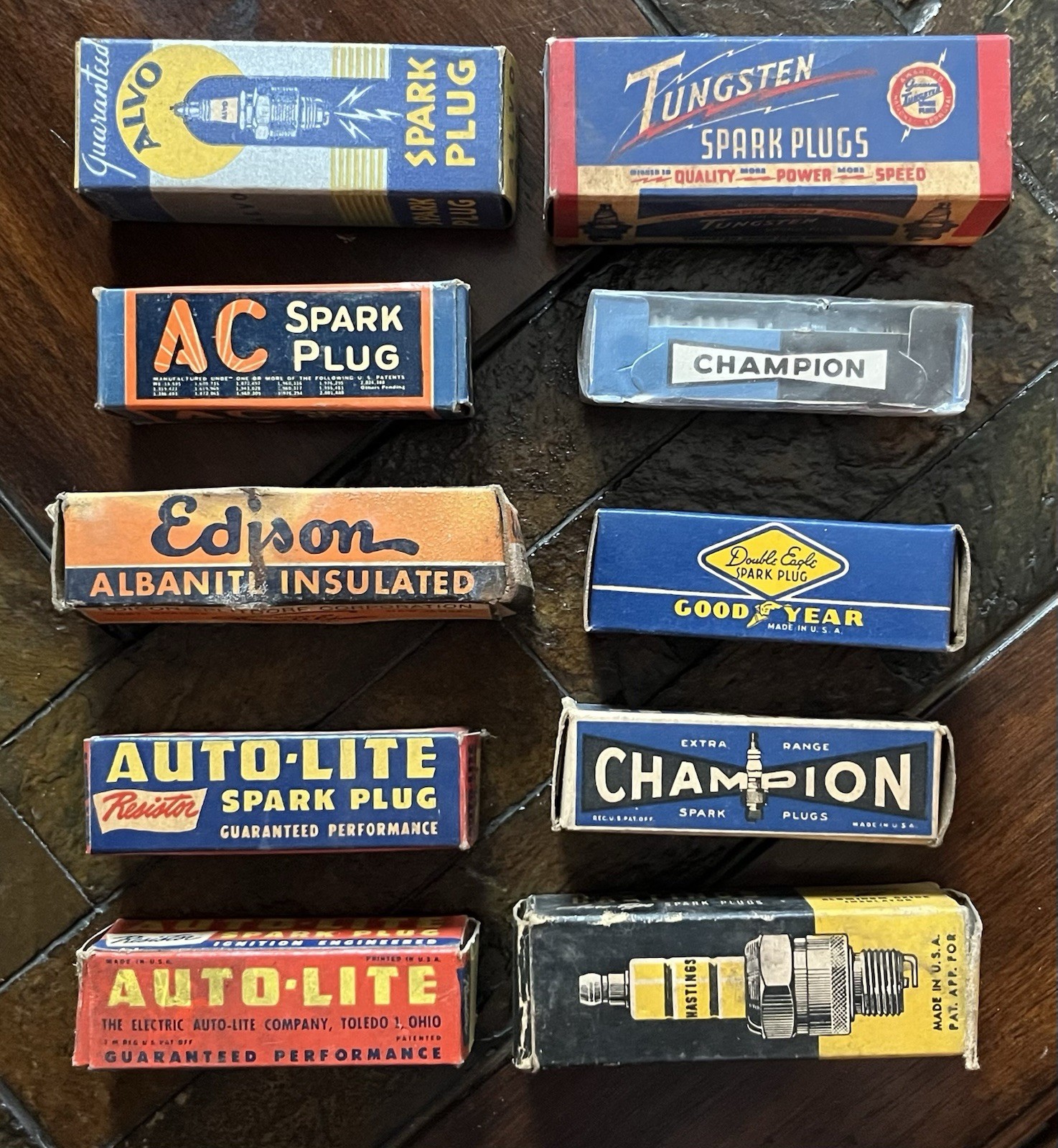 Lot of 10 Vintage Spark Plugs W/Original Boxes NOS EDISON TUNGSTEN ALVO AUTOLITE