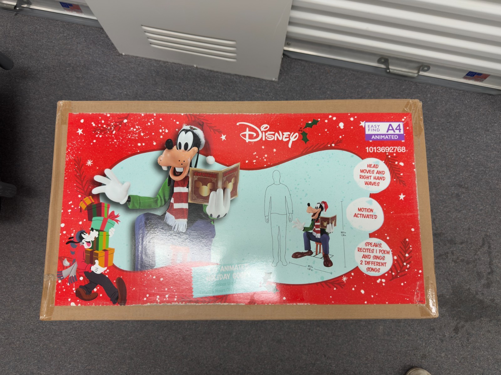 Disney 4 Ft Animated Holiday Goofy Christmas Animatronic Prop
