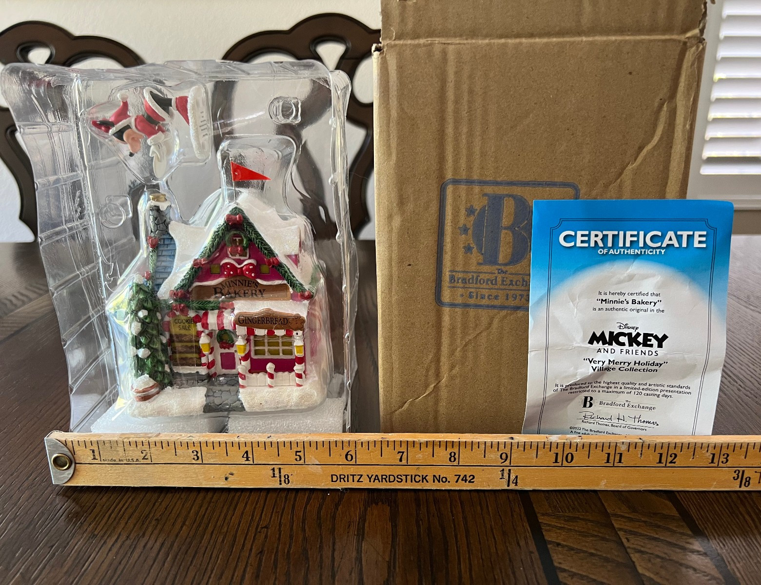 The Bradford Exchange Minnies Bakery Disney Holiday Village Collection NIB