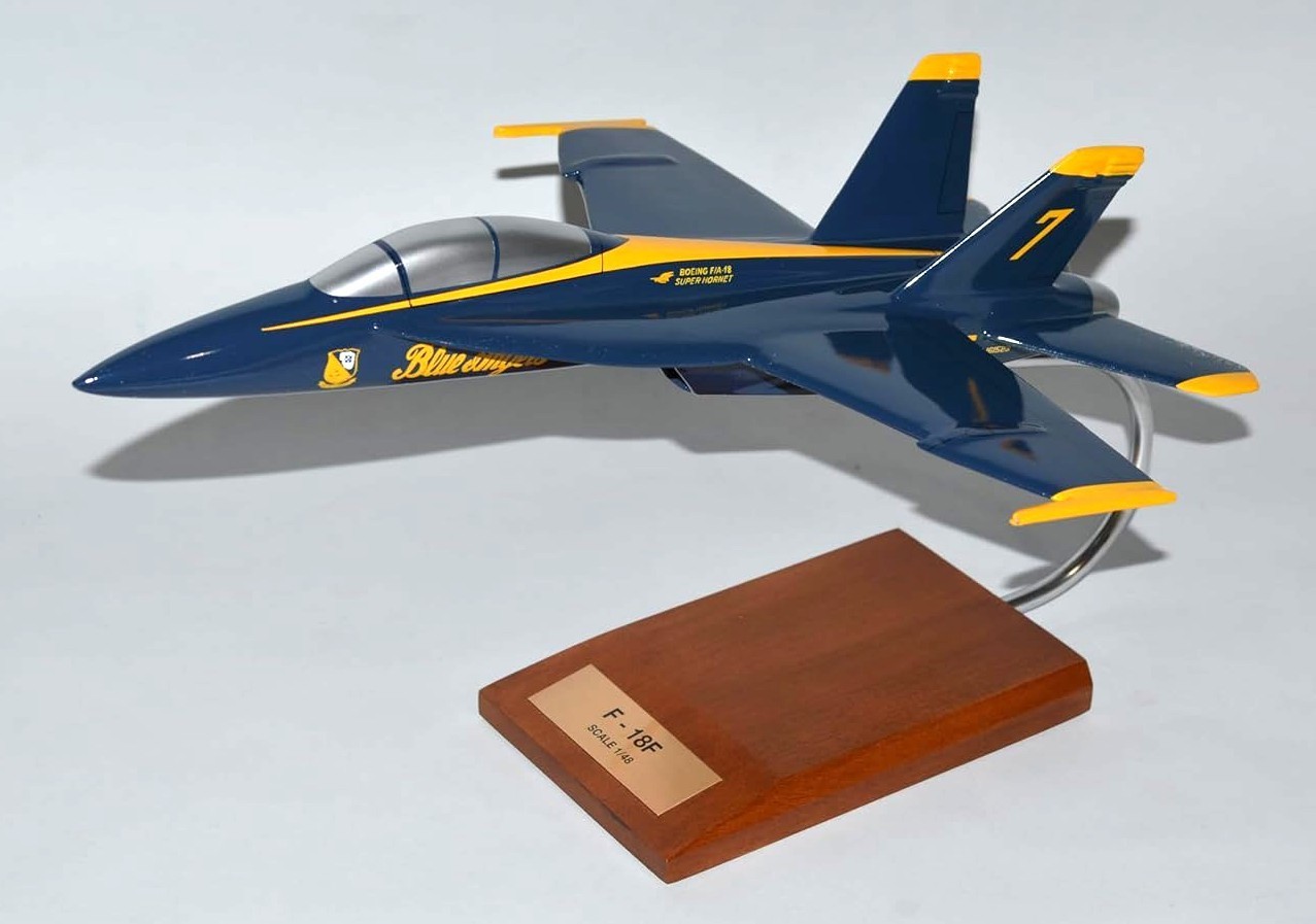 USN McDonnell Douglas F-18F Hornet Blue Angels Desk Top 1/48 Model SC Airplane