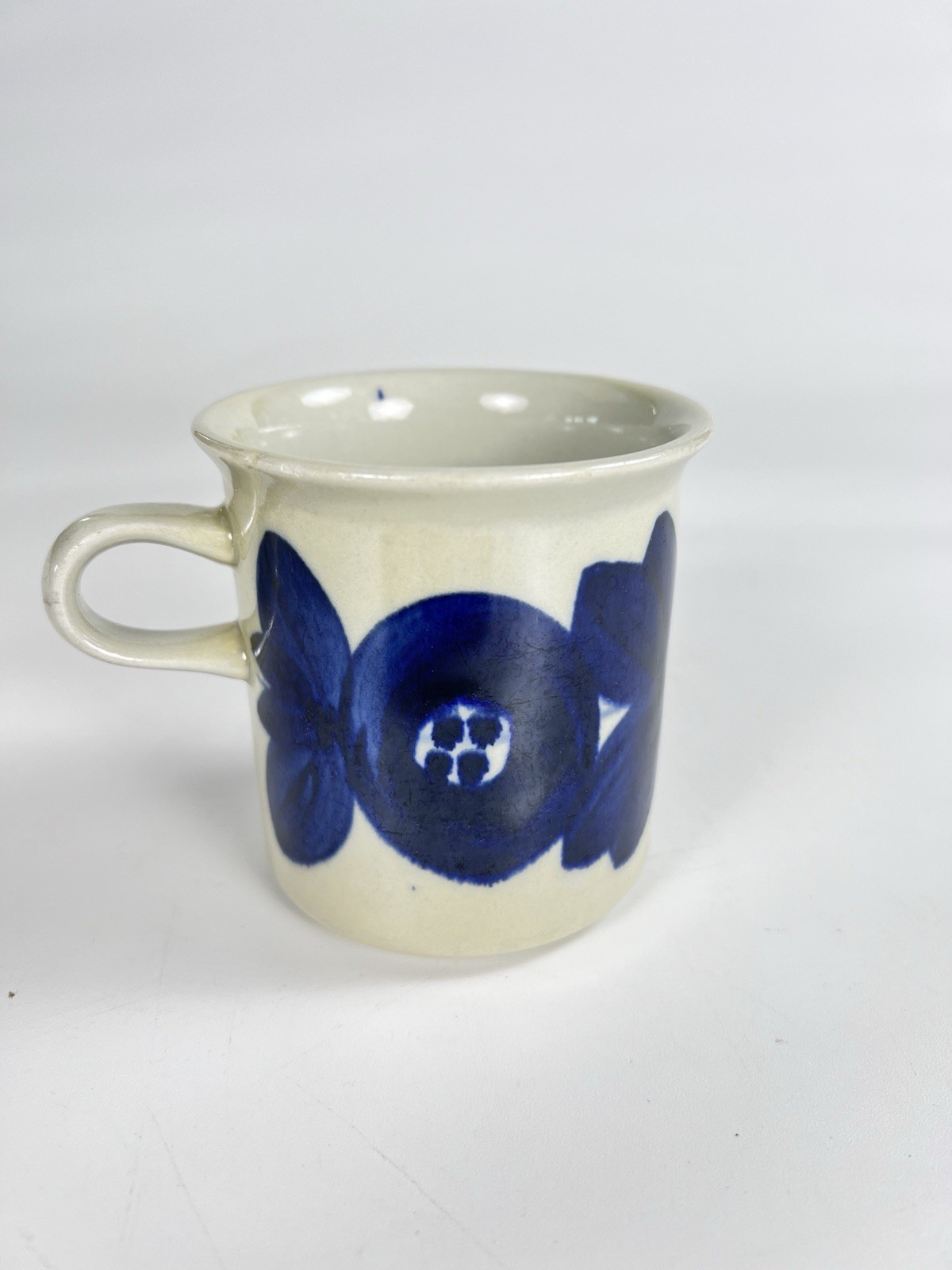 Vintage Arabia Finland Anemone Mug Coffee Cup Cobalt Blue Ulla Procope Signed