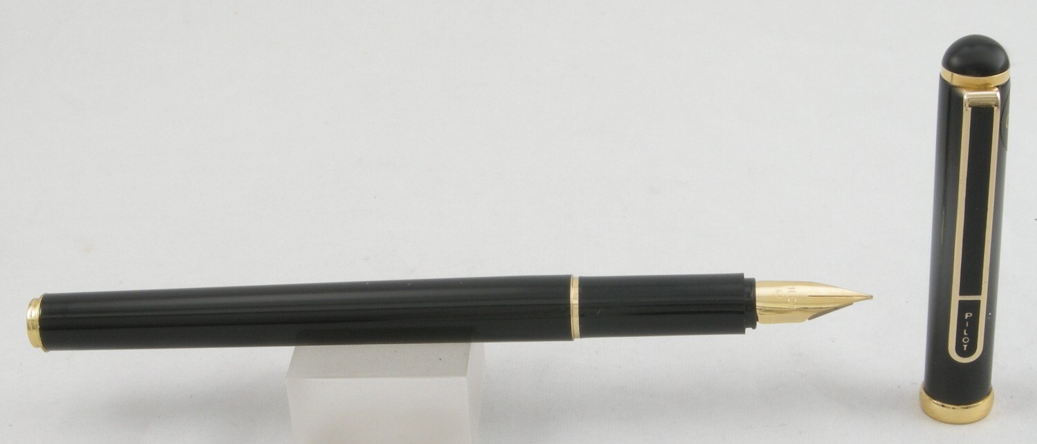 Pilot Cherry Black/Grey & Gold Fountain Pen - Fine Nib - 1980's - New-Old-Stock
