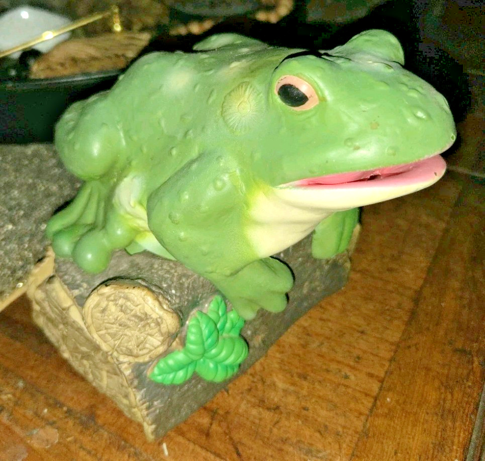 Vintage Gemmy Halloween Singing Frog Croaks Plays Spiders and Snakes RARE