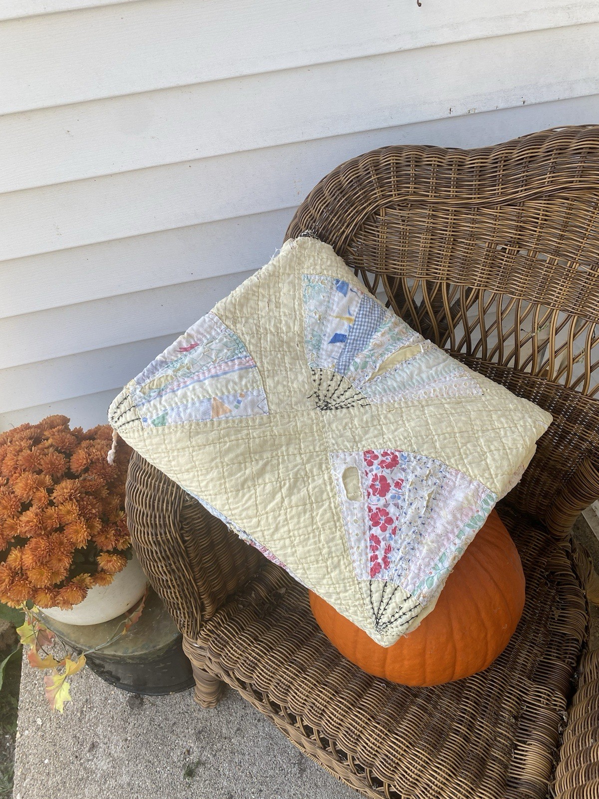 Vintage Handmade Grandmothers Fan Cutter Or Stacker Quilt