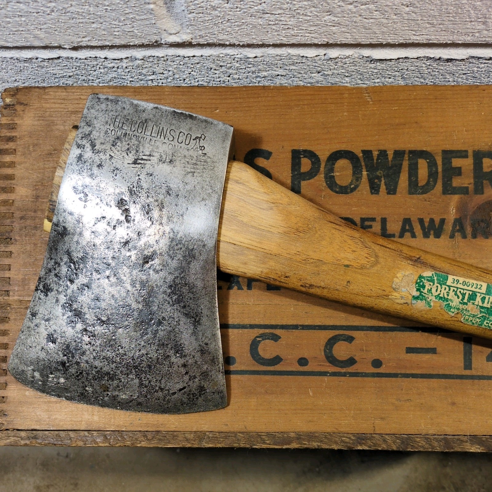Vintage Restored Collins Legitimus 3.5 Lb. Connecticut Pattern Axe 
