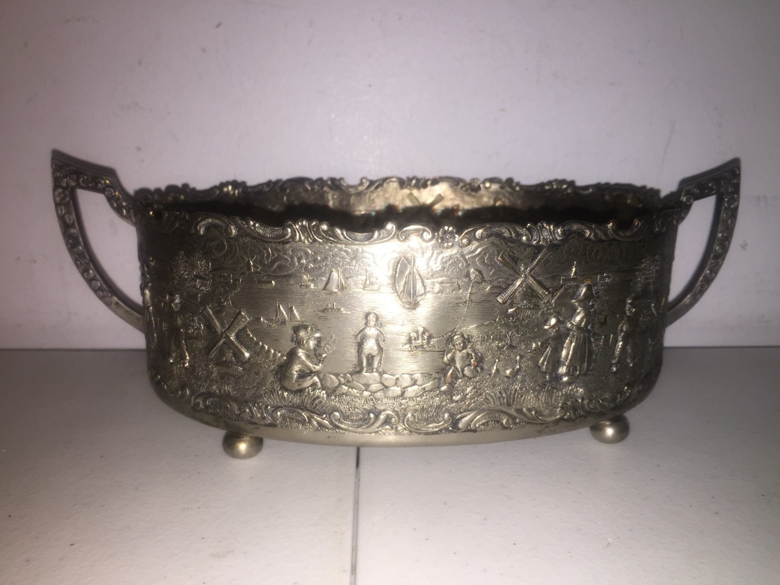 ANTIQUE 1900's PAYE & BAKER SILVERPLATE DUTCH SCENES BOWL HOLDER