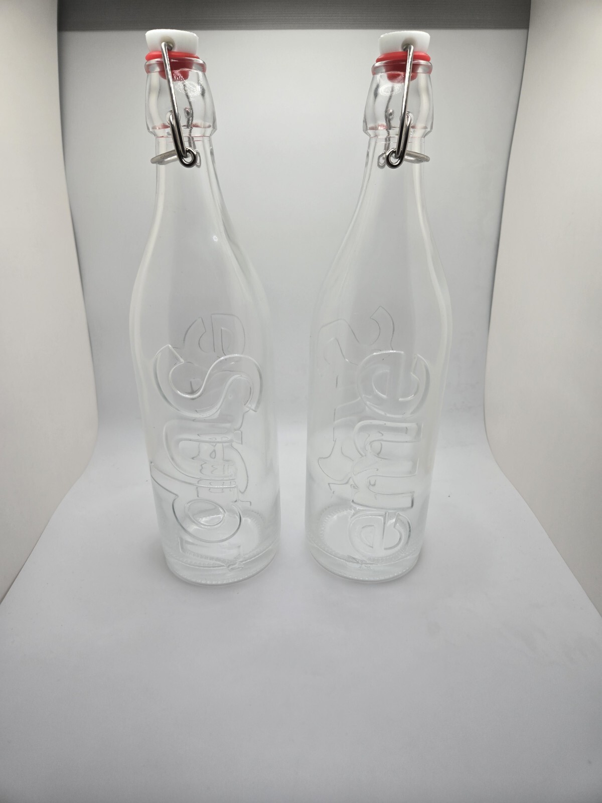 Supreme Swing Top 1.0L Bottle (Set of 2) FW21 WEEK 1 ( BRAND NEW)
